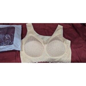 New Ivory Large Lacey Sports Tee Shirt Bra Smoothing  Soft Fabric EUC